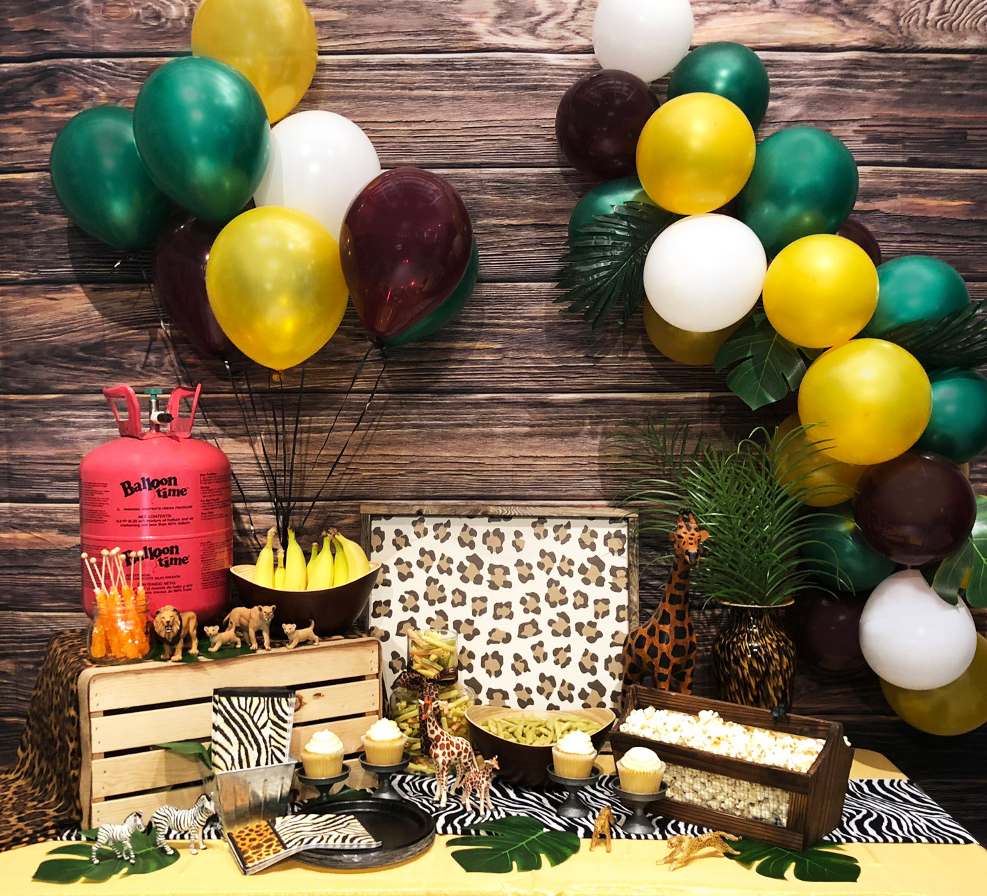 Jungle themed party decorations